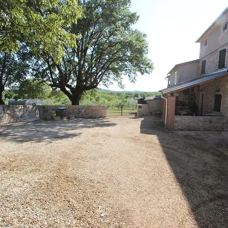 Vinkovic Semesterbostad *