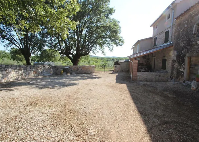 Holiday Vinkovic Holiday home *